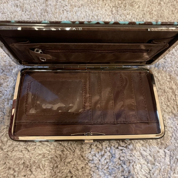 Wallet (hard case) - Picture 2 of 4